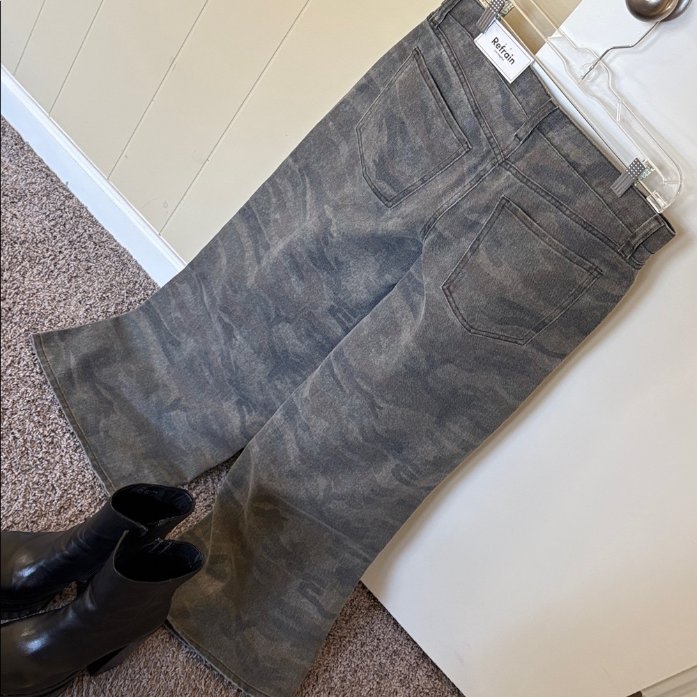 Refrain Camouflage Wide-Leg Jeans - Picture 5 of 9